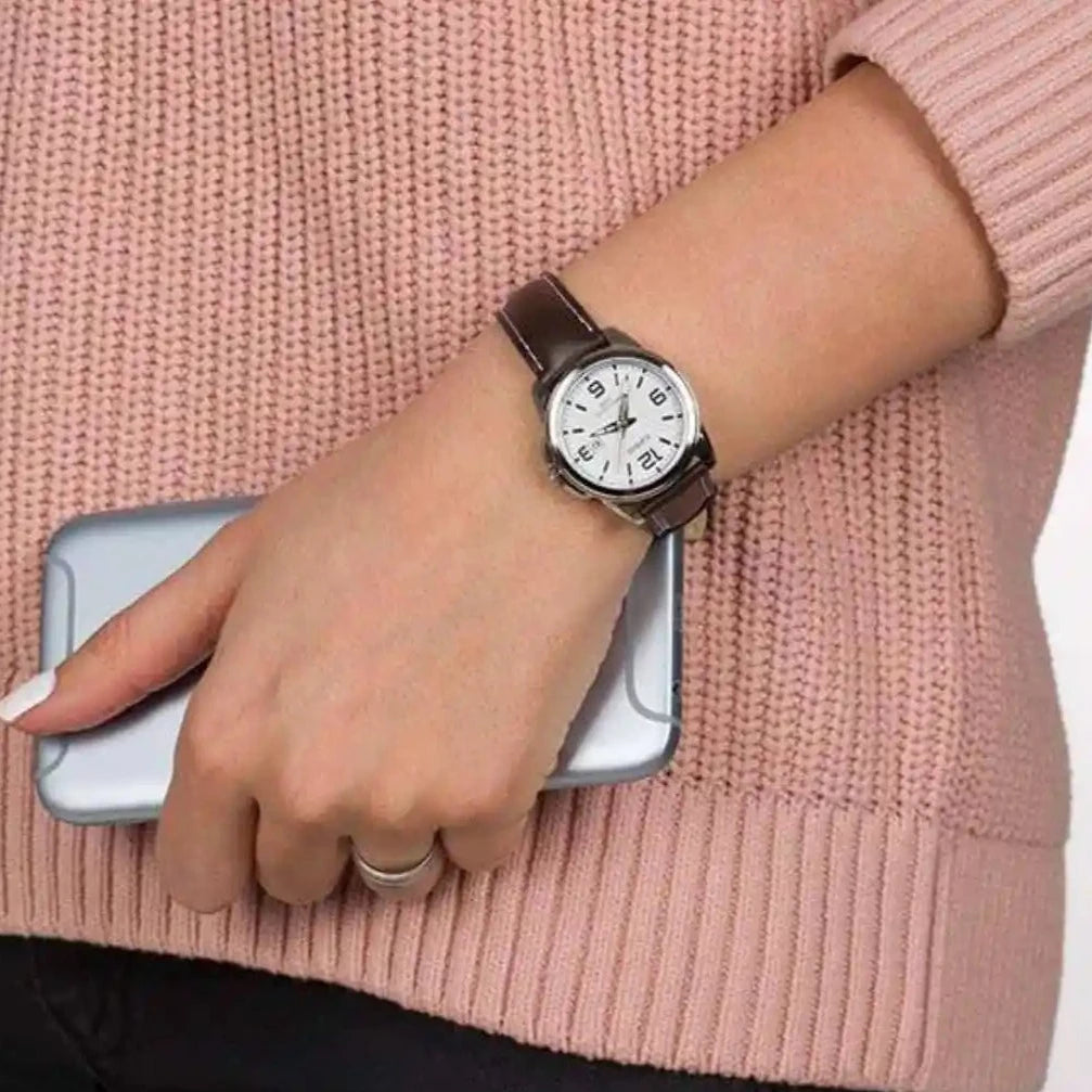 CASIO LTP-1314L-7AVDF - SPORTY SOPHISTICATION WOMEN'S WATCH WITH STYLISH LEATHER BAND AND WHITE DIAL