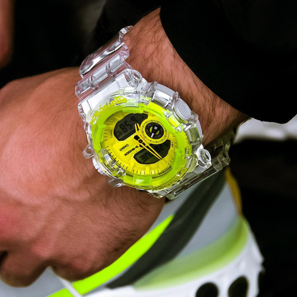 CASIO G-SHOCK GA-400SK-1A9DR - SPORTY WHITE ADVENTURE TIMEPIECE Men's Watch with Digital Dial and Robust Design