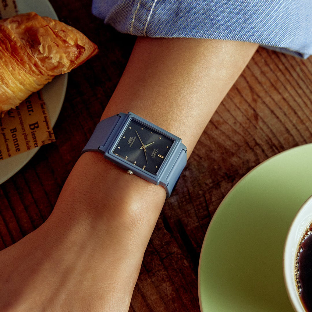 CASIO MQ-38UC-2A2DF - ADVENTURE-READY BLUE RESIN WOMEN'S WATCH WITH SPORTY VIBRANT STYLE