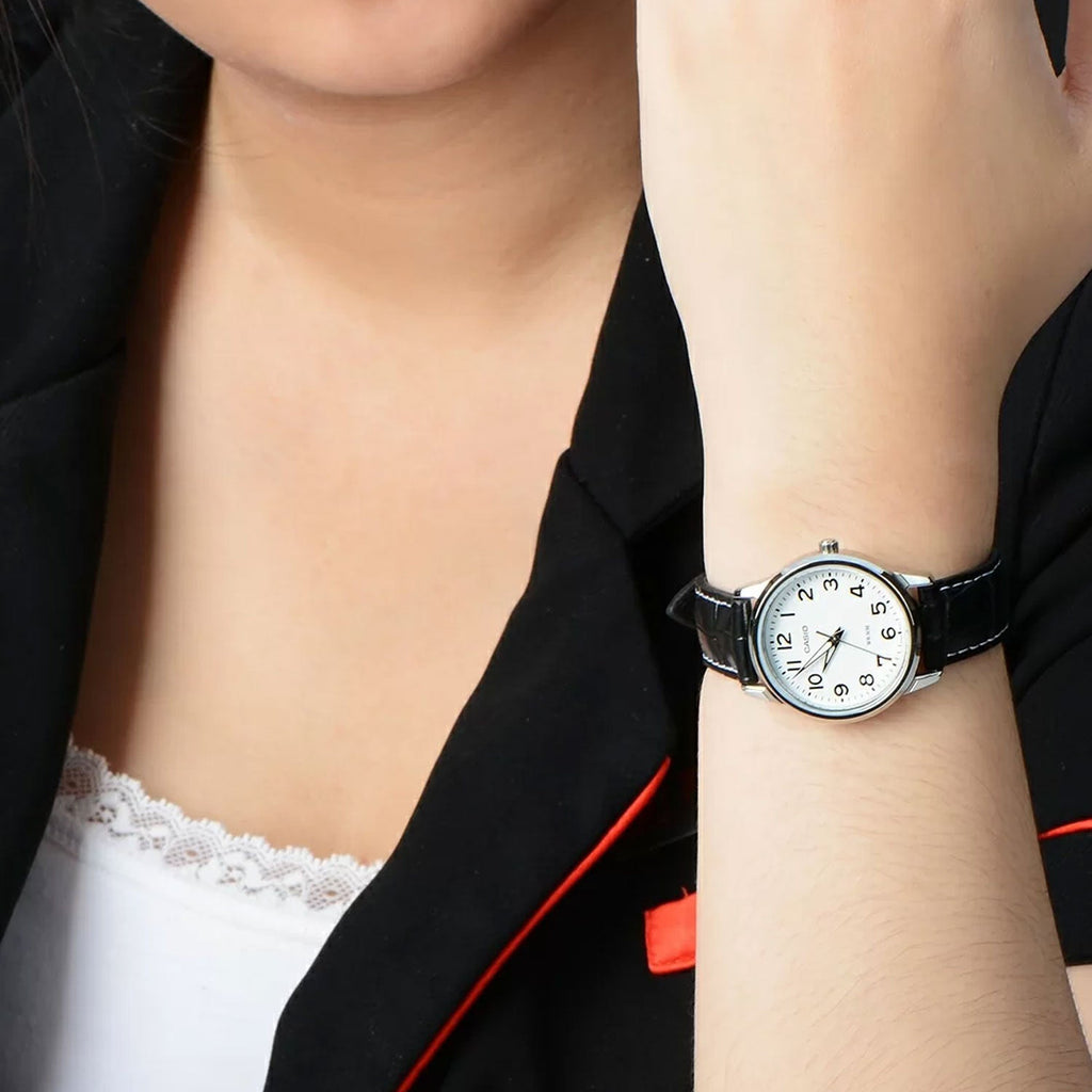 CASIO LTP-1303L-7BVDF SPORTY ELEGANCE - WOMEN'S LEATHER TIMEPIECE WITH SLEEK SILVER ACCENTS