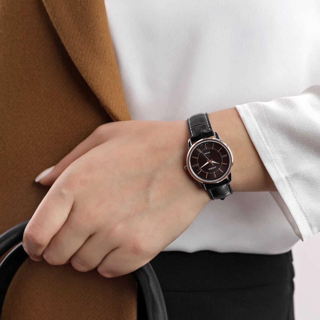 CASIO LTP-1303L-1AVDF SPORTY ELEGANCE - STYLISH WOMEN'S WATCH WITH LEATHER BAND & BLACK DIAL