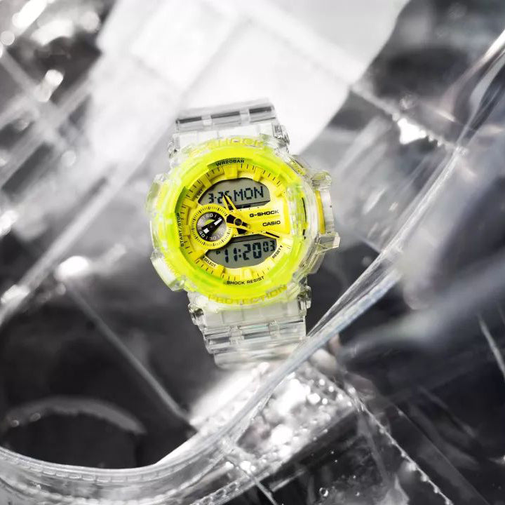 CASIO G-SHOCK GA-400SK-1A9DR - SPORTY WHITE ADVENTURE TIMEPIECE Men's Watch with Digital Dial and Robust Design