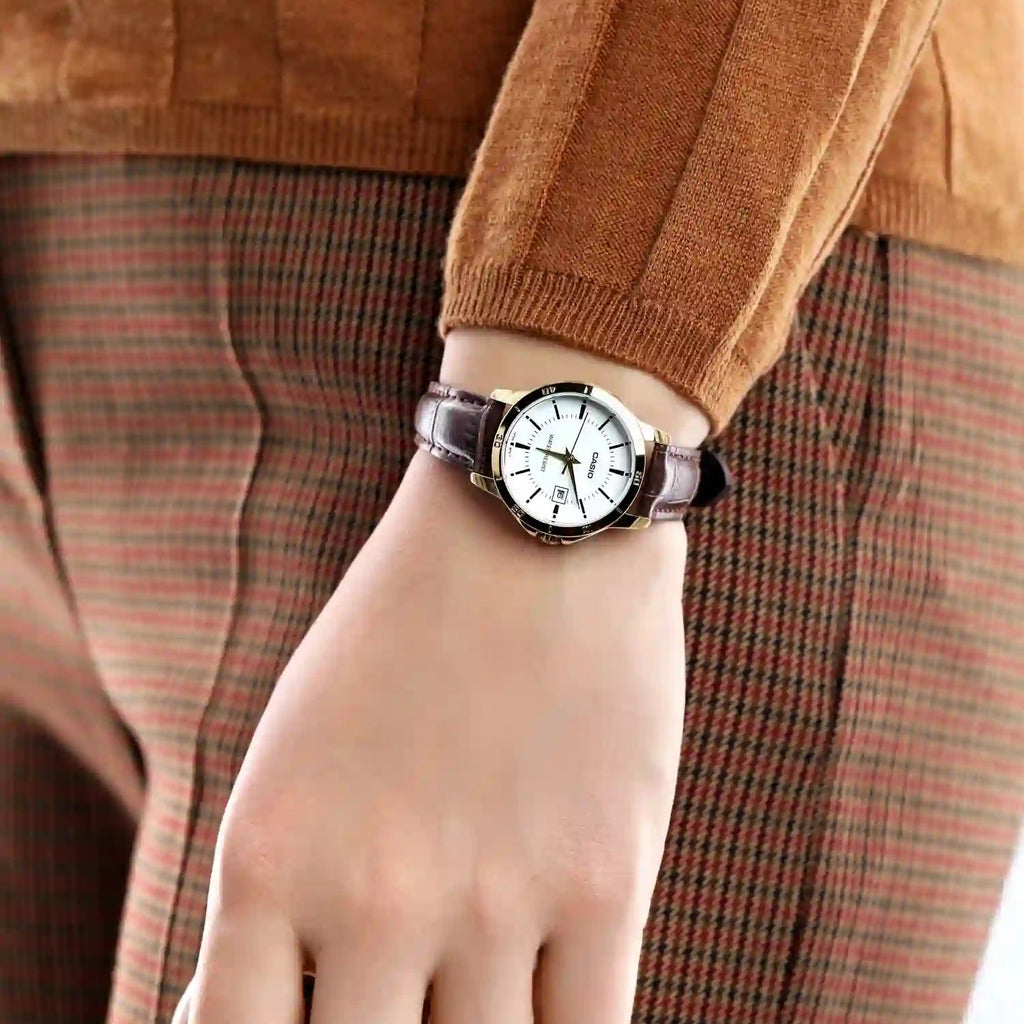 CASIO LTP-V004GL-7AUDF - SPORTY ELEGANCE WOMEN'S TIMEPIECE WITH GOLD TONE & LEATHER BAND