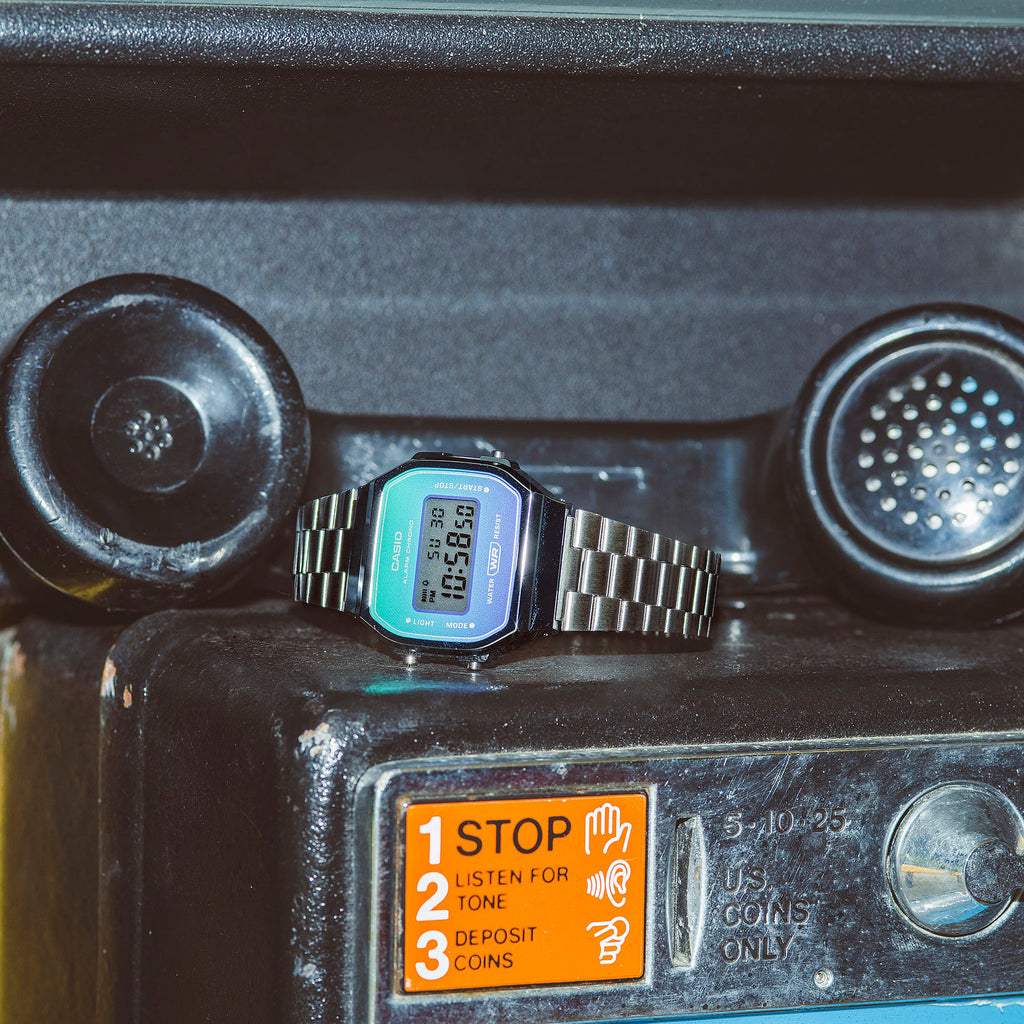 CASIO A168WER-2ADF SPORTY ELEGANCE - UNISEX STAINLESS STEEL DIGITAL WATCH with Striking Silver Design