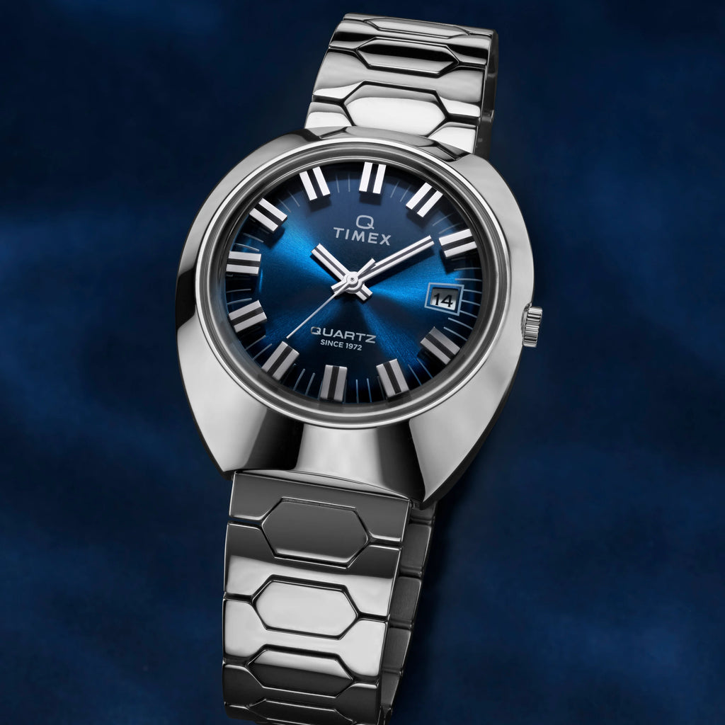 Q Timex 1972 39mm Time Machine Bracelet Watch | TW2Y33100