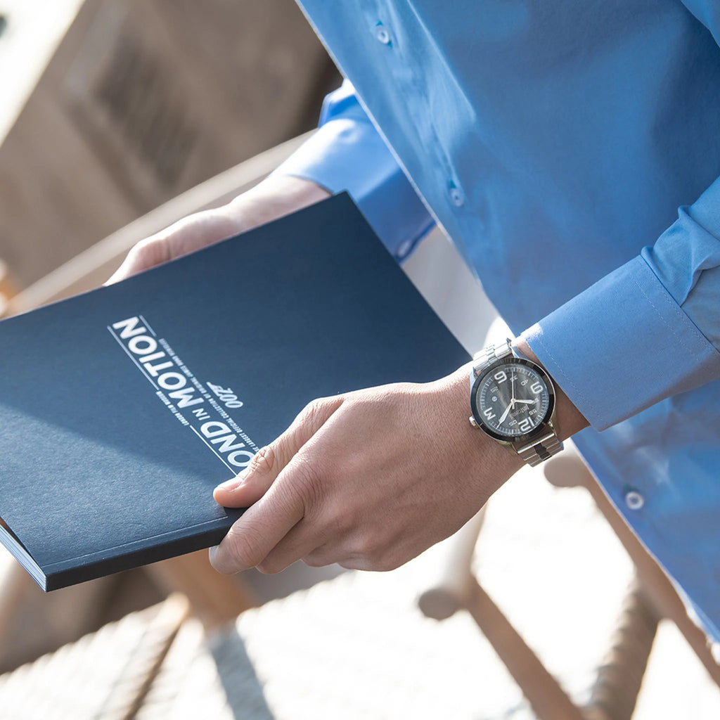 JUST CAVALLI JC1G108M0075 - ELEGANT BLACK DIAL MENS STAINLESS STEEL TIMEPIECE