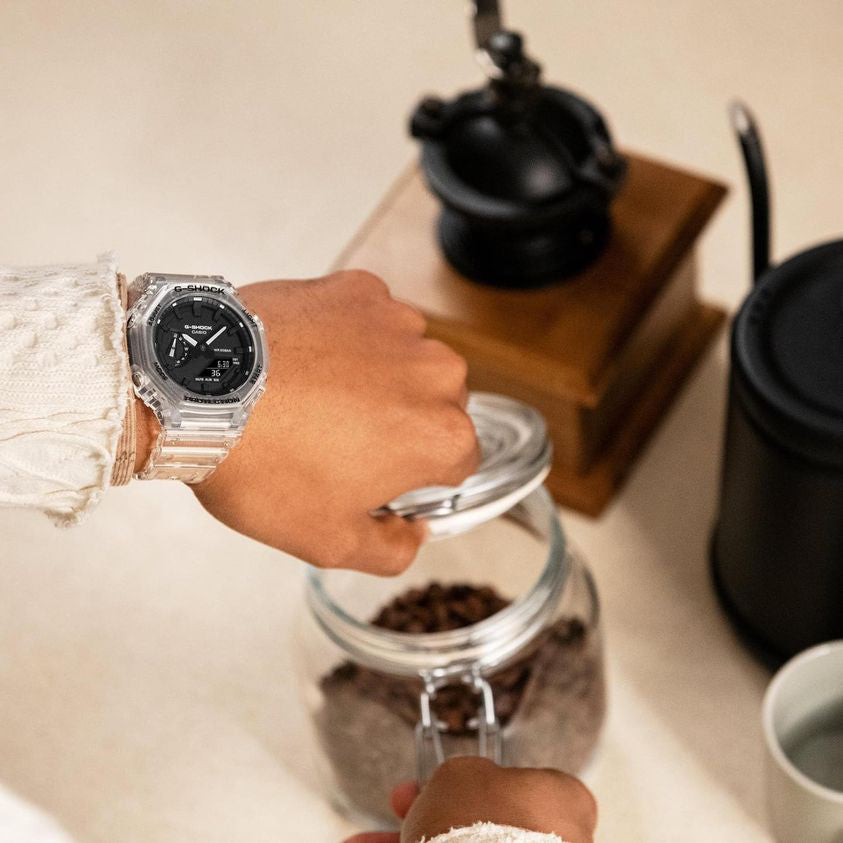 CASIO G-SHOCK GA-2100SKE-7ADR OAK - SPORTY ELEGANCE MEN'S WATCH with Sleek White Resin Design