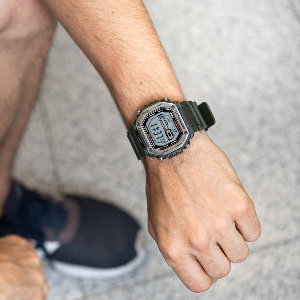 CASIO MWD-110H-3AVDF - ADVENTURE-READY MEN'S WATCH IN VIBRANT GREEN RESIN, DIGITAL DIAL & 100M WATER RESISTANCE