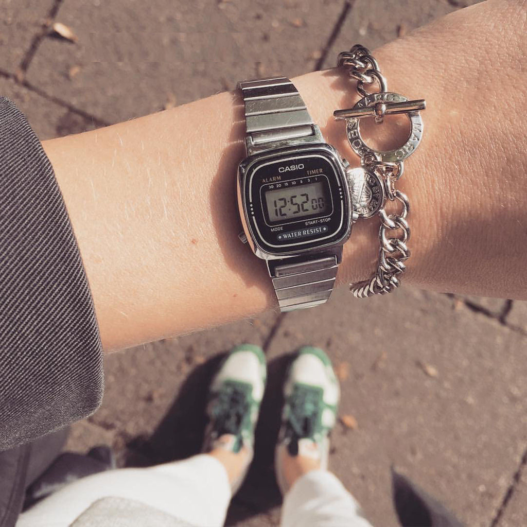 CASIO LA670WA-1DF ELEGANTLY RESILIENT - DIGITAL WOMEN'S WATCH WITH SLEEK SILVER DESIGN