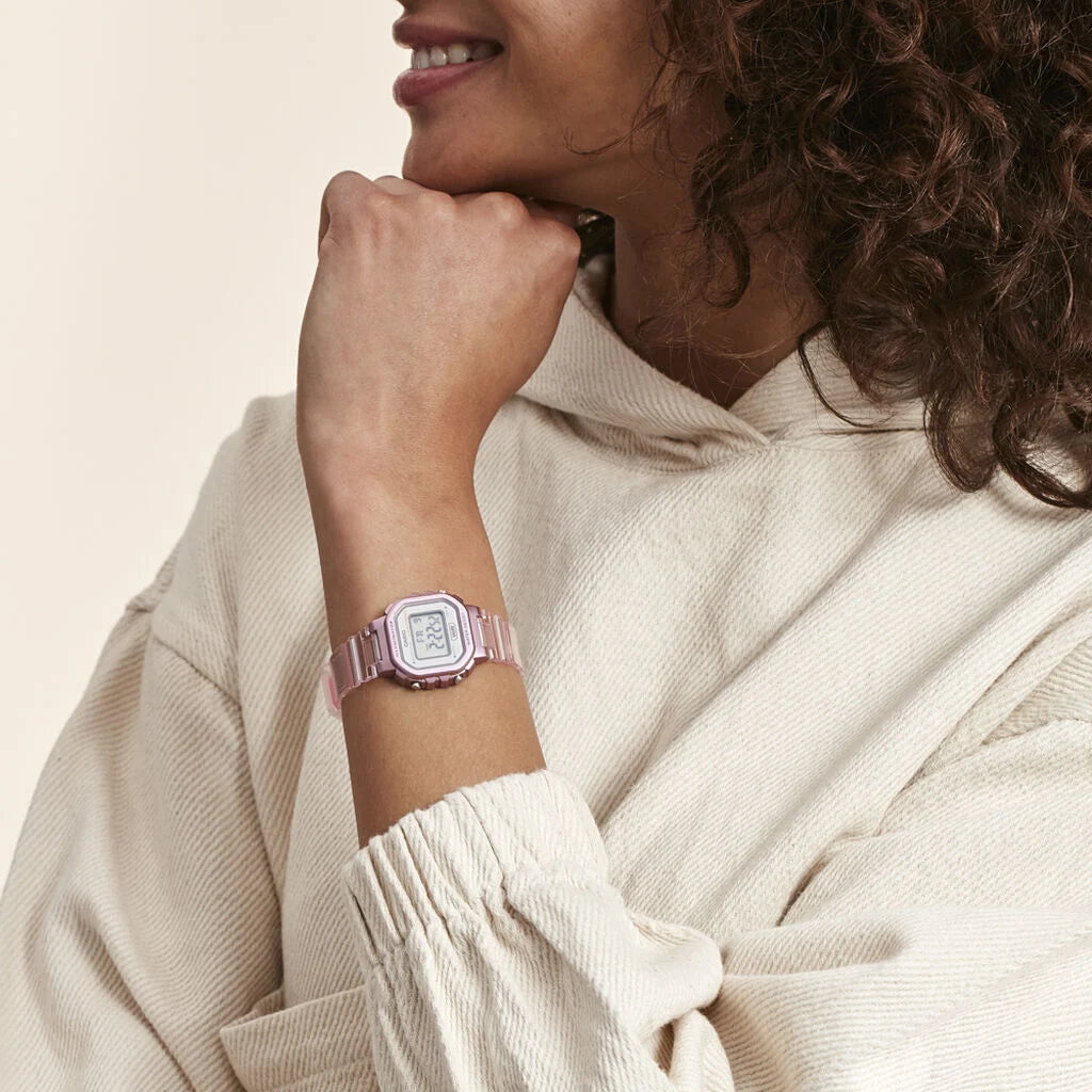 CASIO LA-20WHS-4ADF PINK SPLASH - SPORTY ELEGANCE IN A LIGHTWEIGHT WOMEN'S WATCH